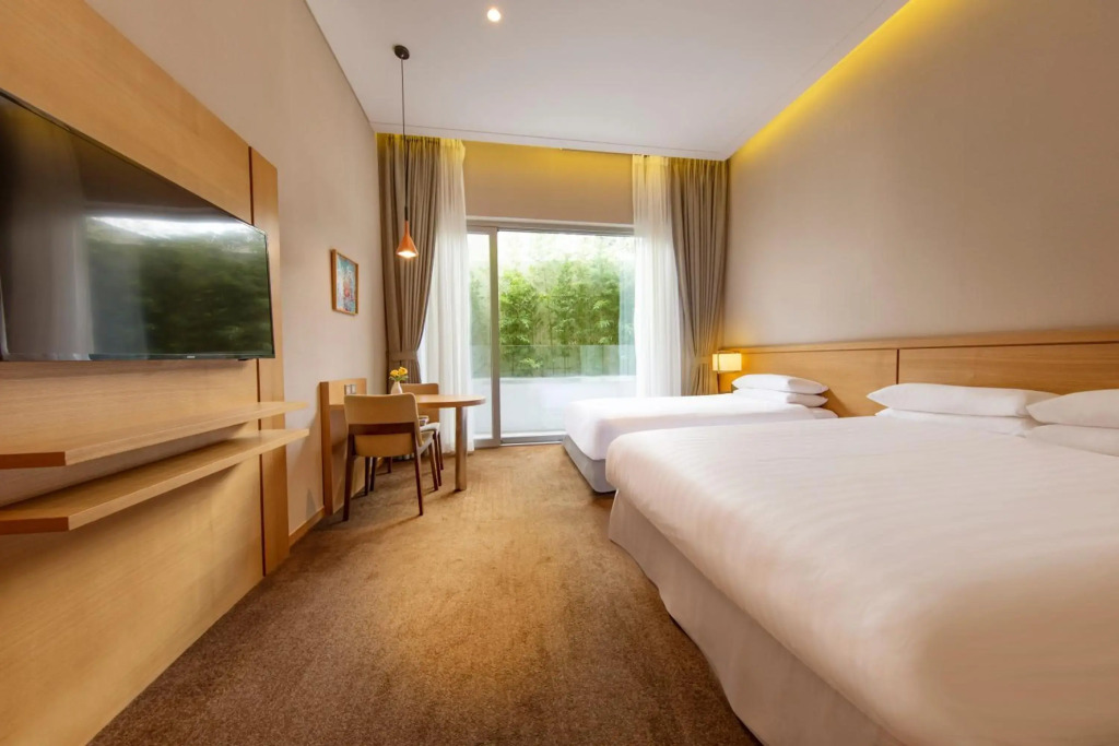 Hidden Cliff Hotel and Nature