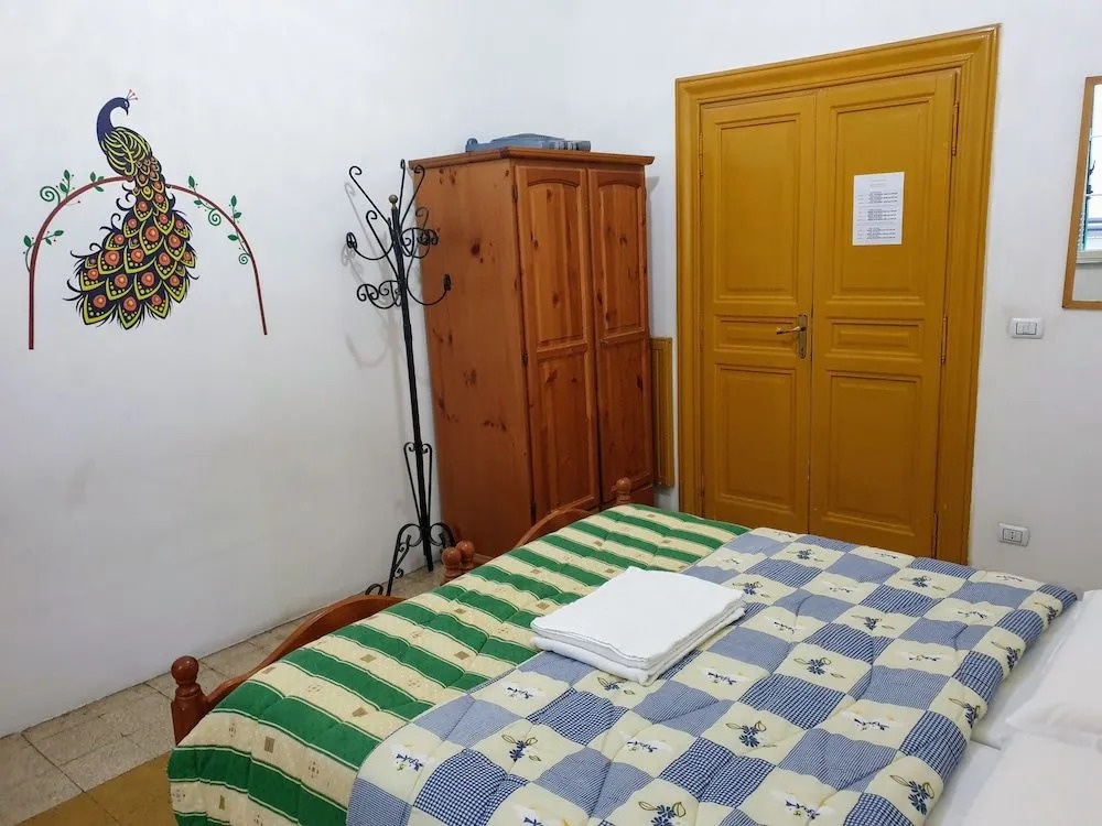 SUNSHINE HOSTEL