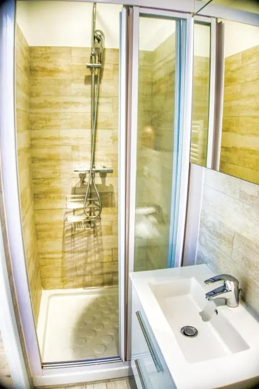 Cannes charming studio 50 meters from the beach !!