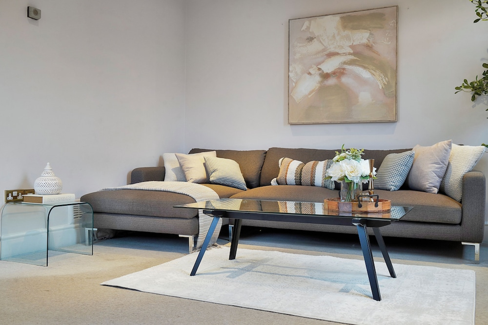 Hertford Flat 14