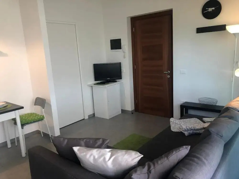 Smartsuite Apartment With Terrace in Stresa