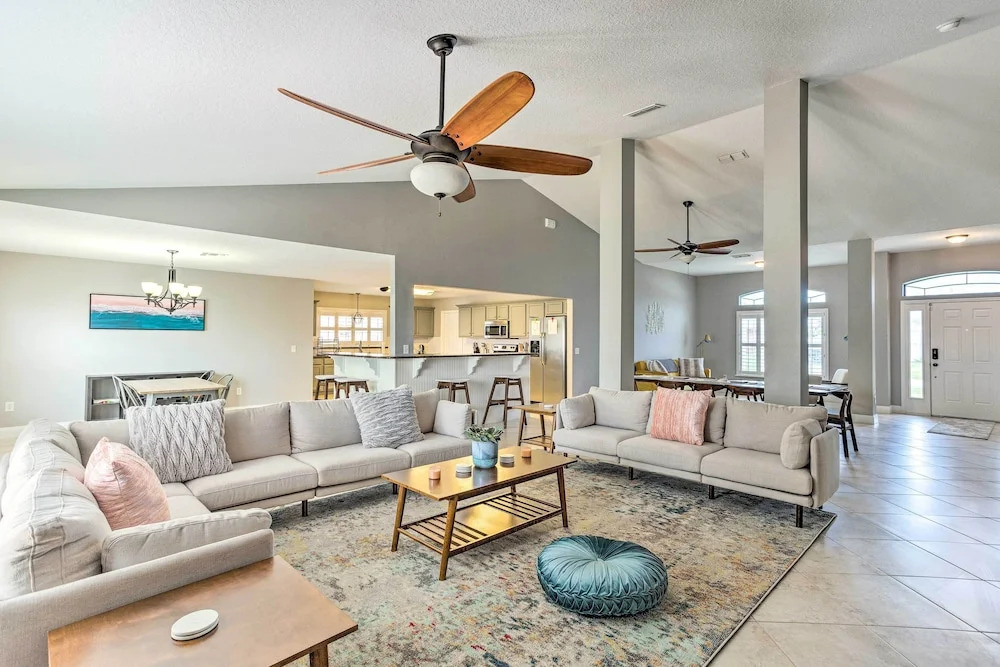 2 Mi to City Center: Spacious Port St Lucie Home!