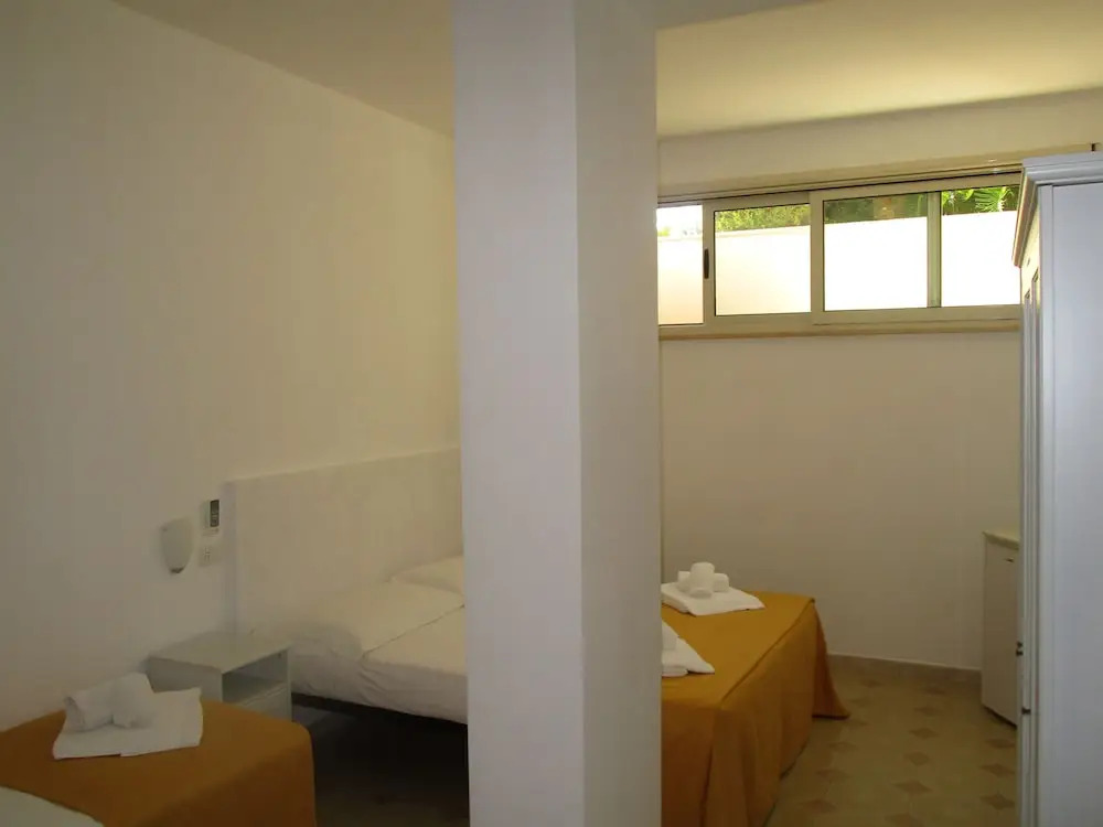 Sunshine Hotel