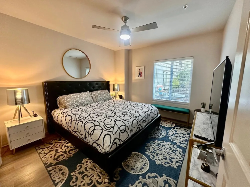 Allura Little Italy - 2 BR in Downtown s Top Spot