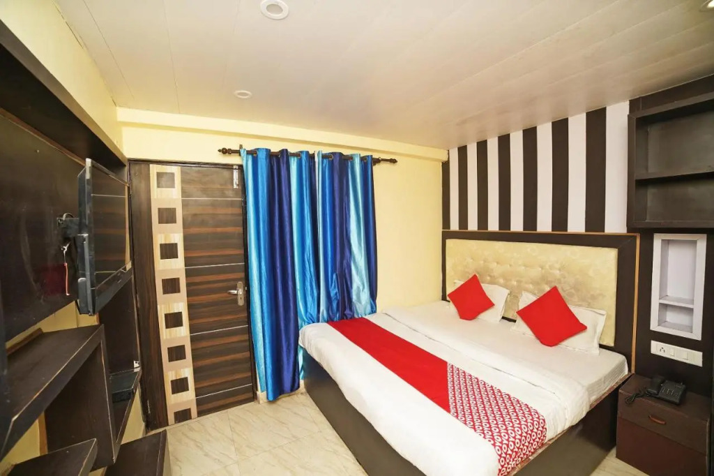 Oyo 8594 Golden Nest