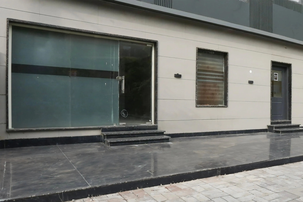 Townhouse Rohini Sector 18 Formerly Relic Stay