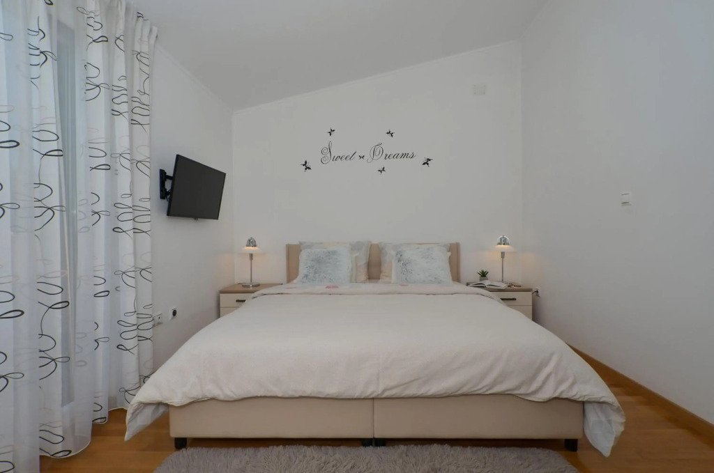 Apartmani Adela