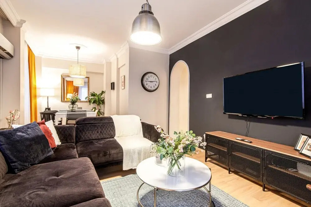 Central and Convenient Flat in Sisli
