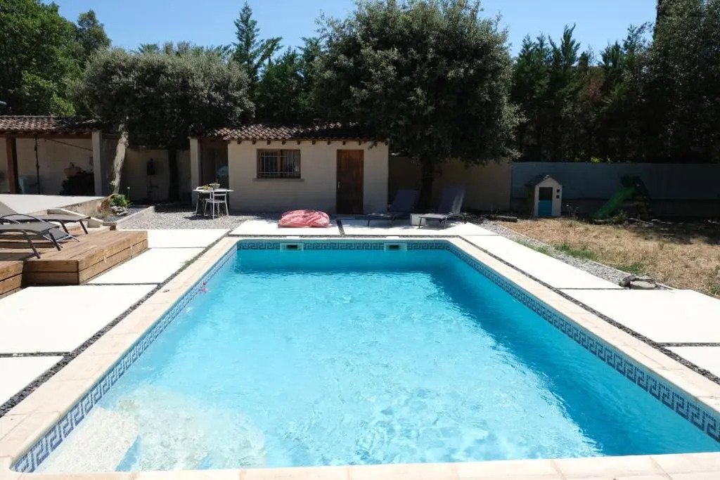 LS4-349 Jolie maison de vacances avec piscine privée au pied du VENTOUX, à Pernes les Fontaines – 10 per