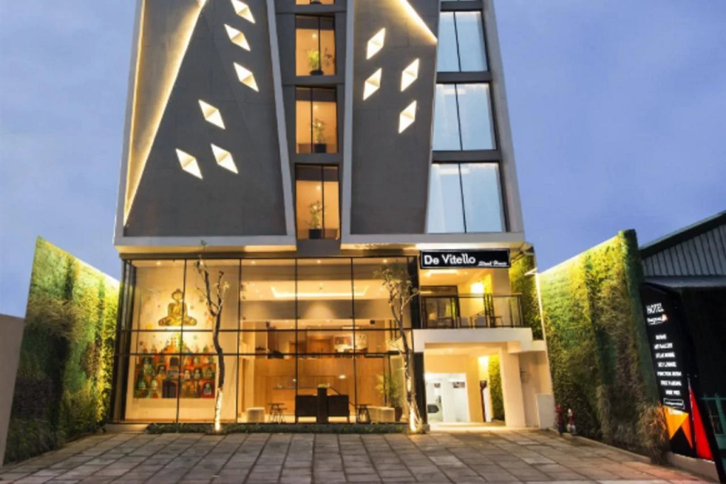 Yellow Star Ambarukmo Hotel