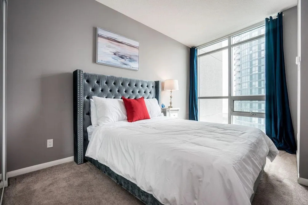 Aaira Suites at Fort York
