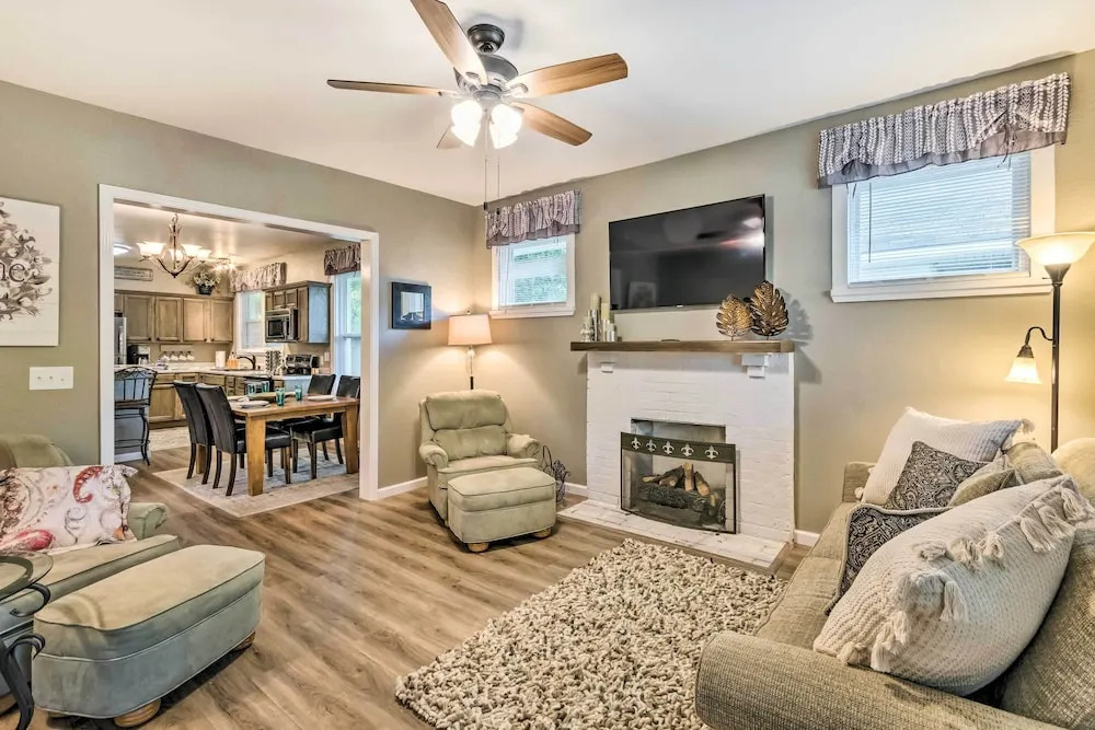 Remodeled Dtwn Hot Springs Home w/ Porch!