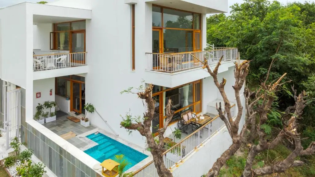 SaffronStays Villa Bougain - 2BR hill-view villa with plunge pool, Veg BBQ, birdwatching & serene garden sit-outs