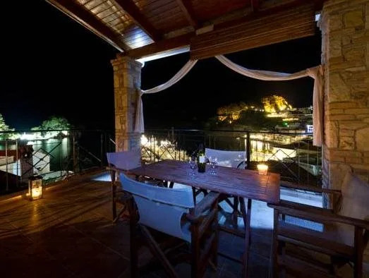 Petros Penthouse