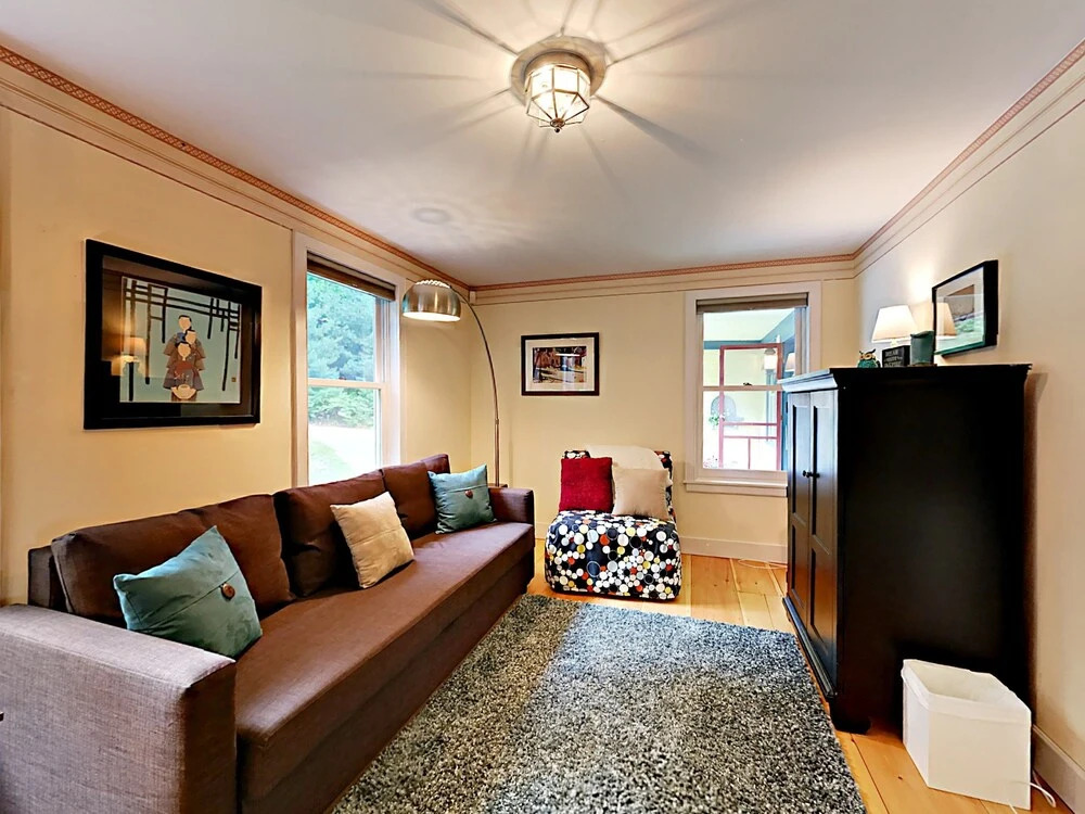 Nature Lover's Paradise 4 Bedrooms 2 Bathrooms Home