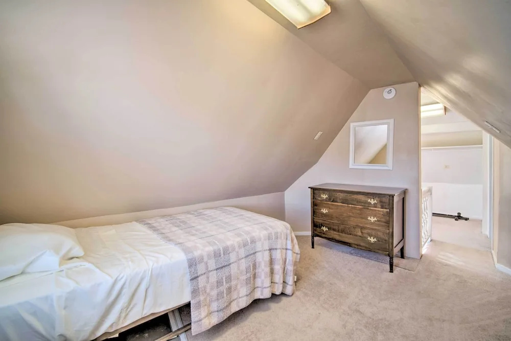 Family-friendly Wildwood Apt: Bike to Beach!