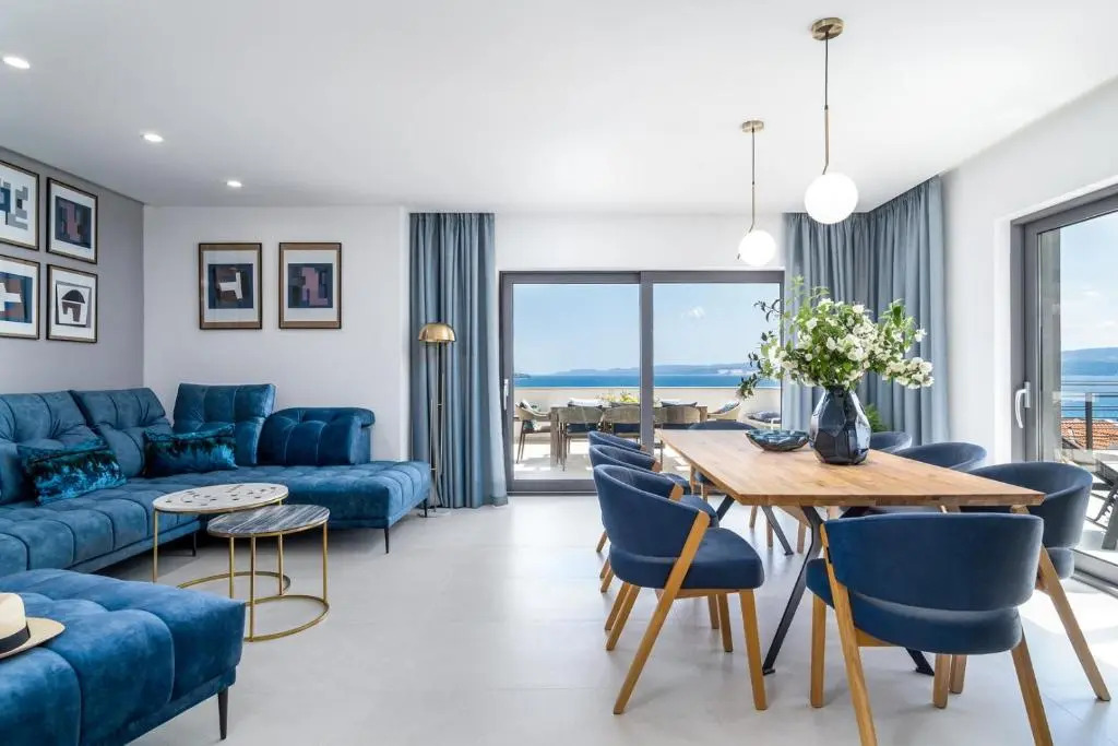 Seaview villa Mila with 4 en-suite bedrooms, private pool, Finnish sauna, Treadmill, sandy beach 250m