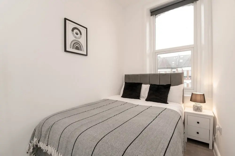 Woodside Park 3 Bedroom Apartments with Parking