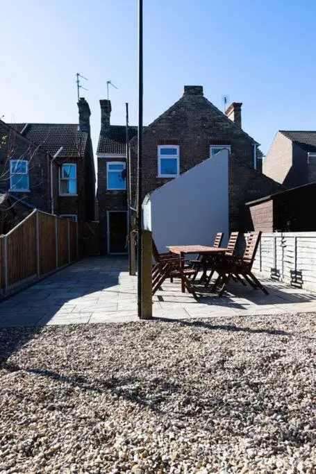 Fully Refurbished Property-March 22-Next to Beach