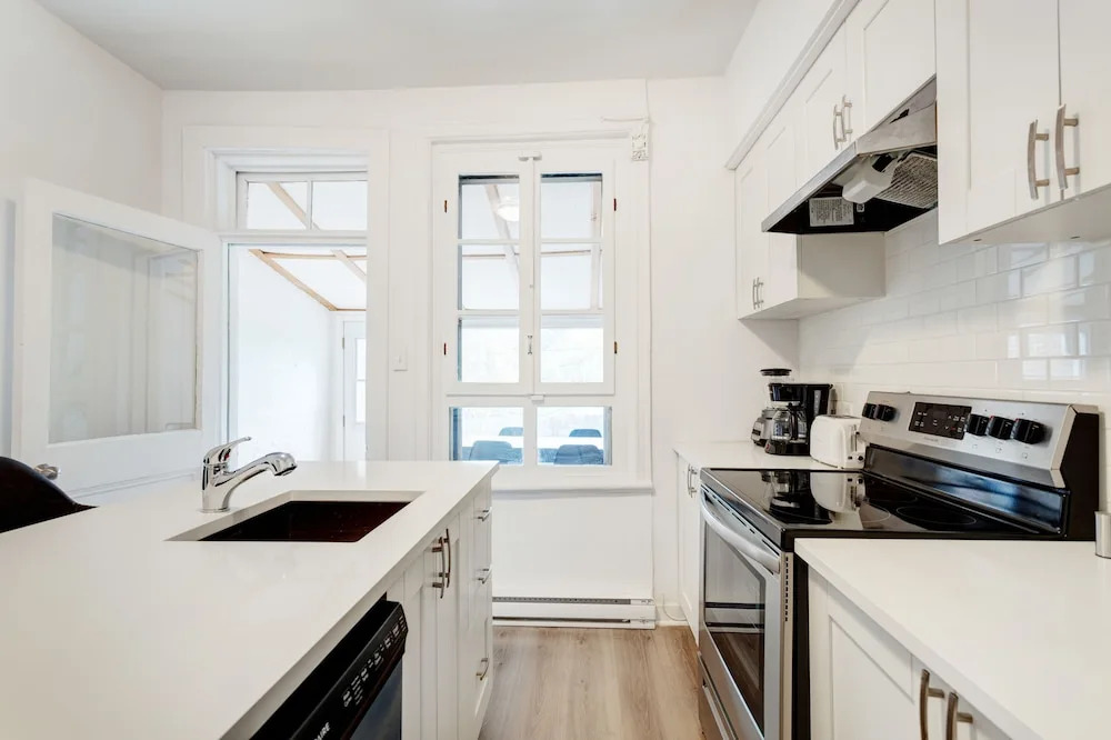 Atwater Market Apartments by Hometrotting