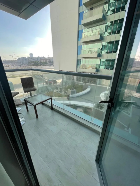 Luxurious and Spacious One-bedroom Apartment in the Heart of Dubai