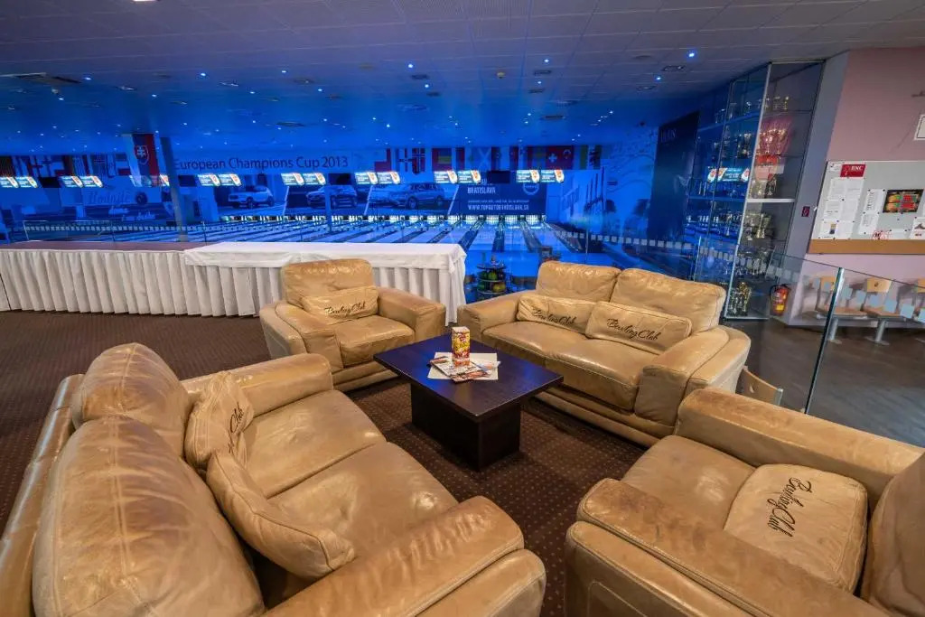 BNC Hotel - Restaurant - Bowling