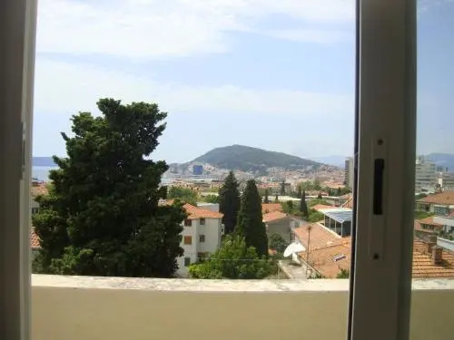 Apartment Near Firule sandy beach