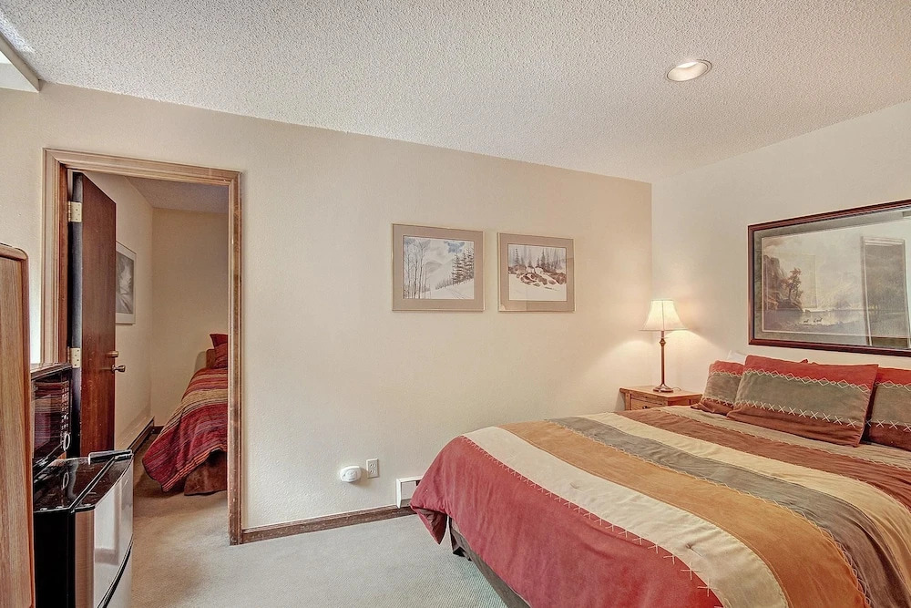 CM336 and CM331 Copper Mtn Inn by RedAwning