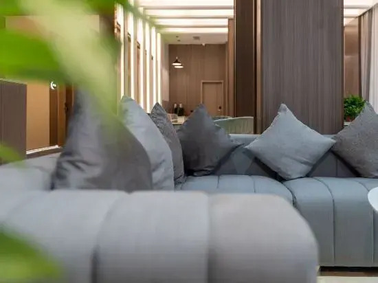 Ease Yue Hotel (Jingdezhen Ceramic Art Avenue Taoxichuan)