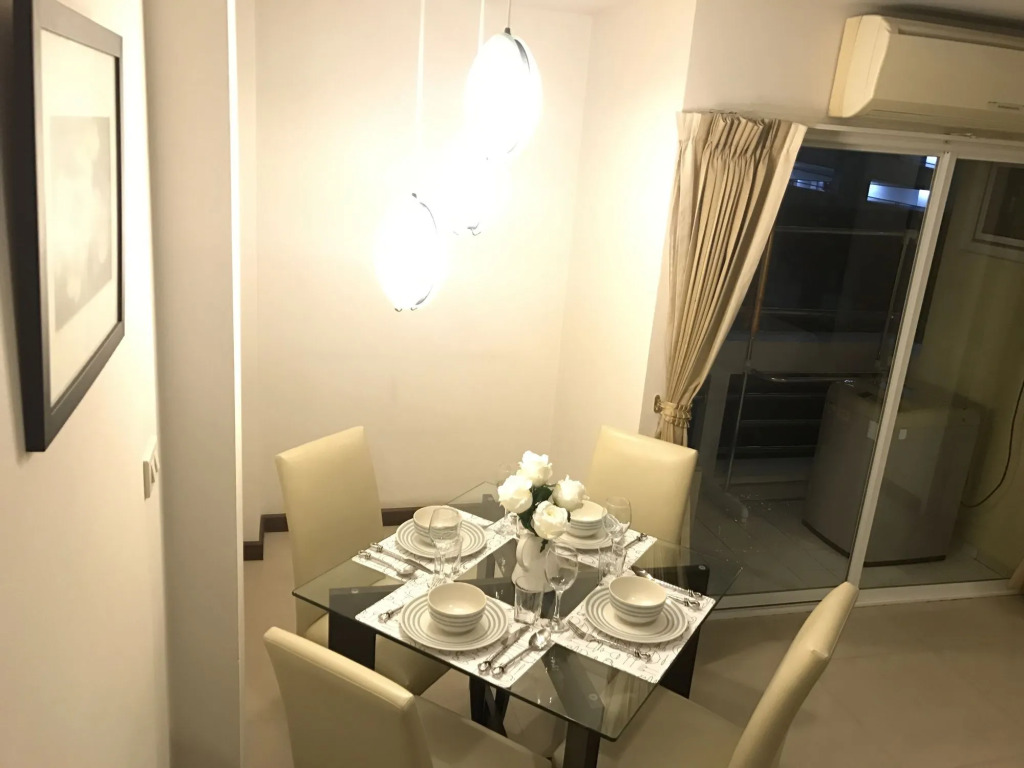 14 Place Sukhumvit Suites