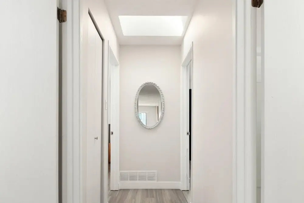 Huge 4 Bedroom Upper Suite