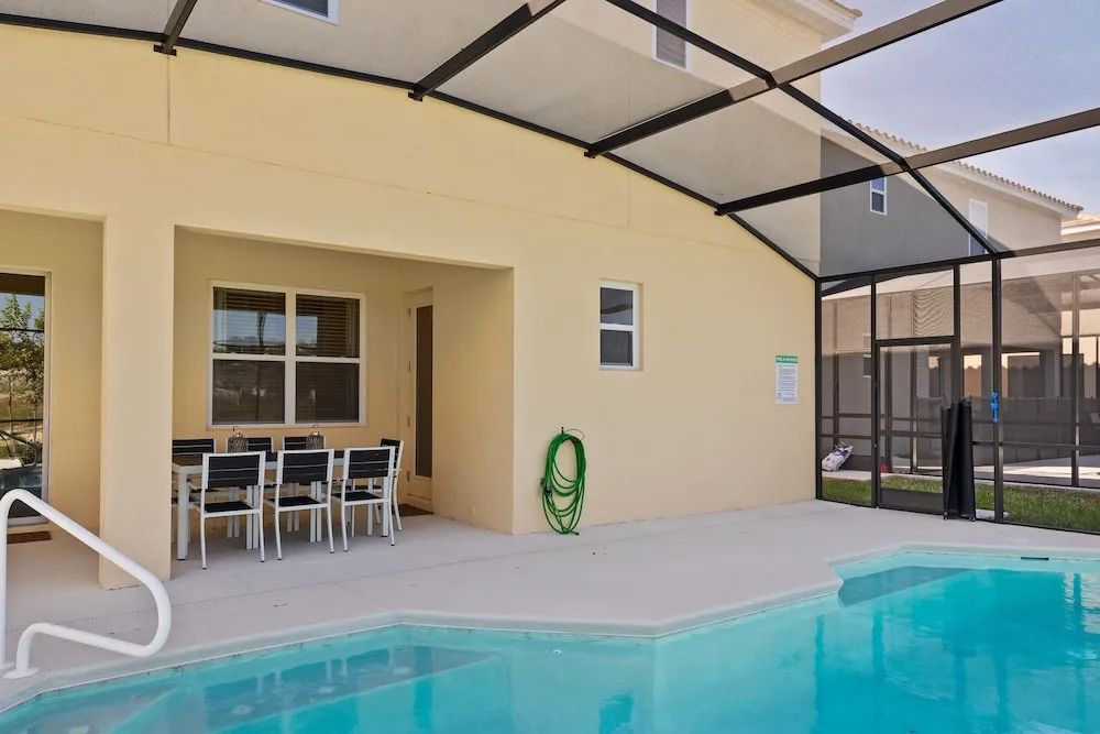 Sr_924r Splendid Solterra 12 Bedroom Home