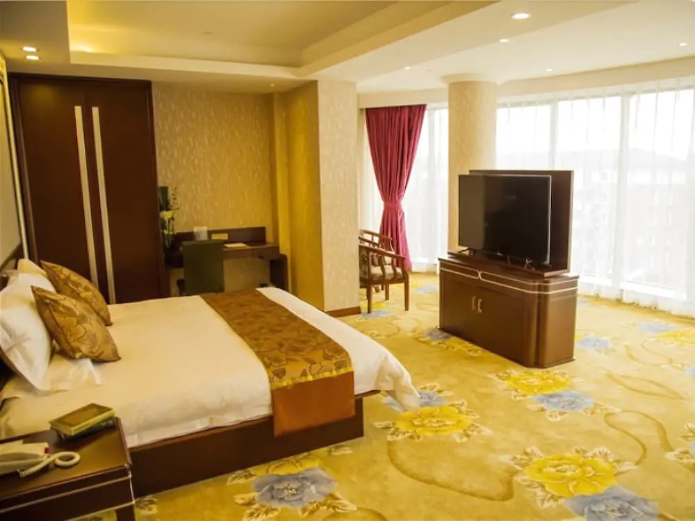 GreenTree Eastern Changchun FAW West Station Hotel