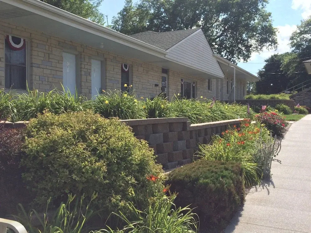 East Hills Inn And Suites
