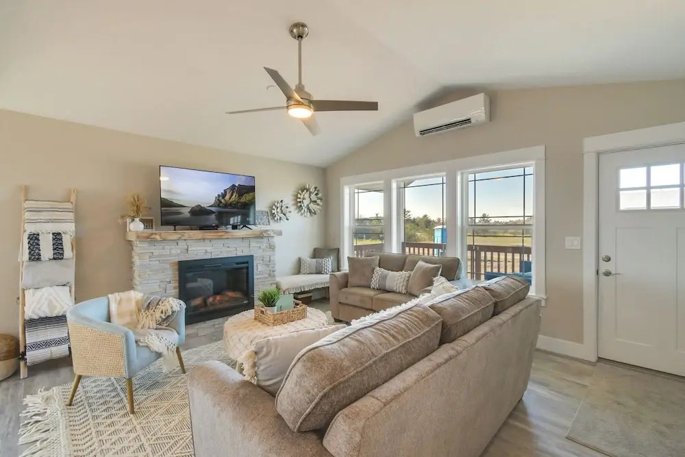 Pet-friendly Retreat w/ Fenced Yard, Walk to Beach