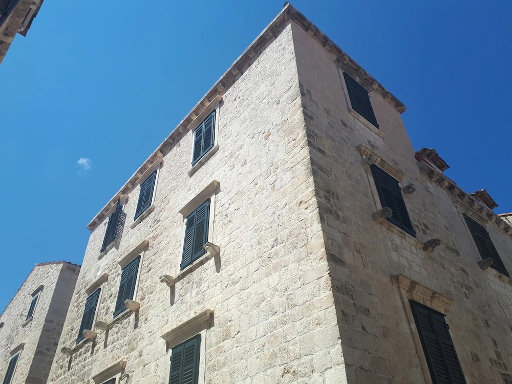 Old Town Ivory Apartments