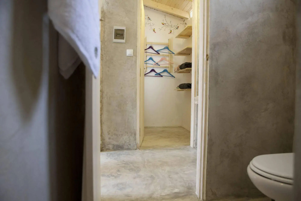 Cretan cottage of 1900 with beautiful olive yard