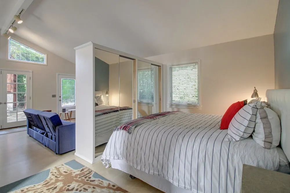 Agapios Cottage Close to State Street by RedAwning