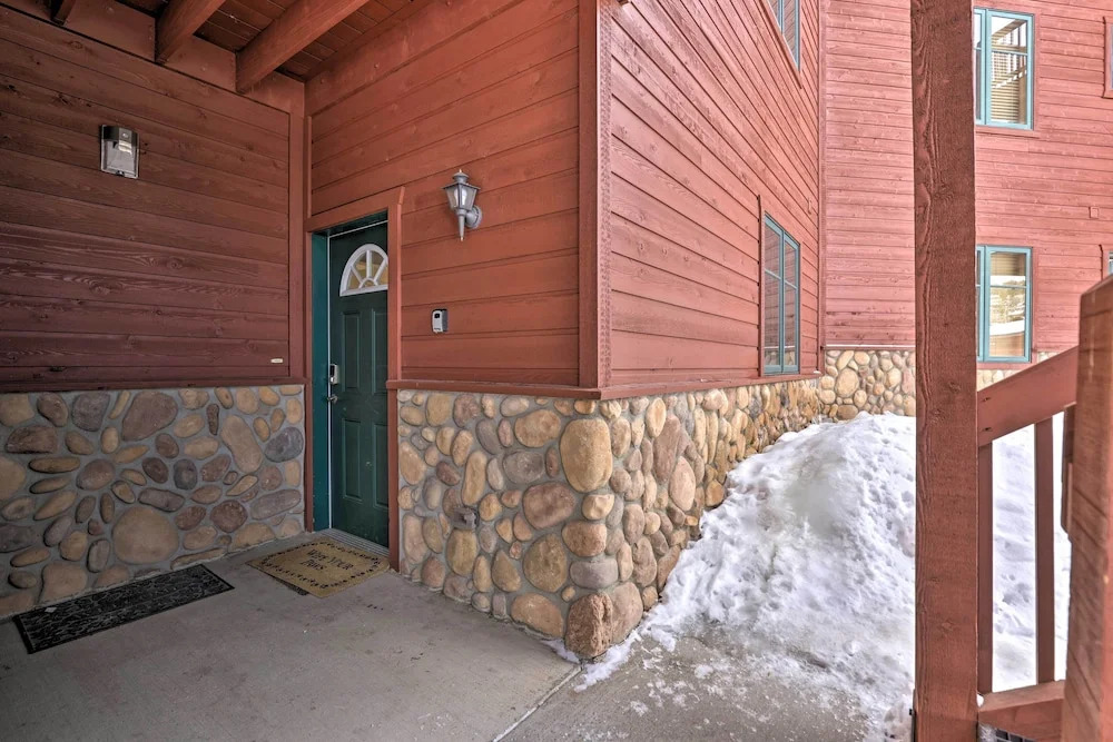 Mountainside Grand Lake Condo w/ Patio!