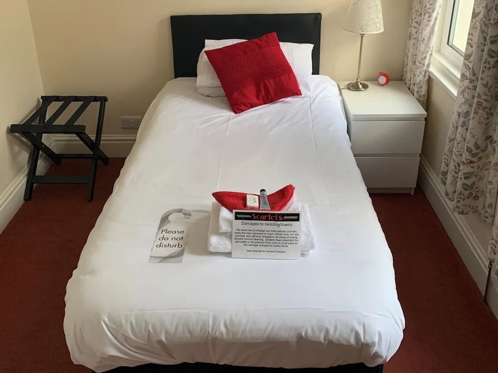 Scarlets Hotel & Jocks Bar