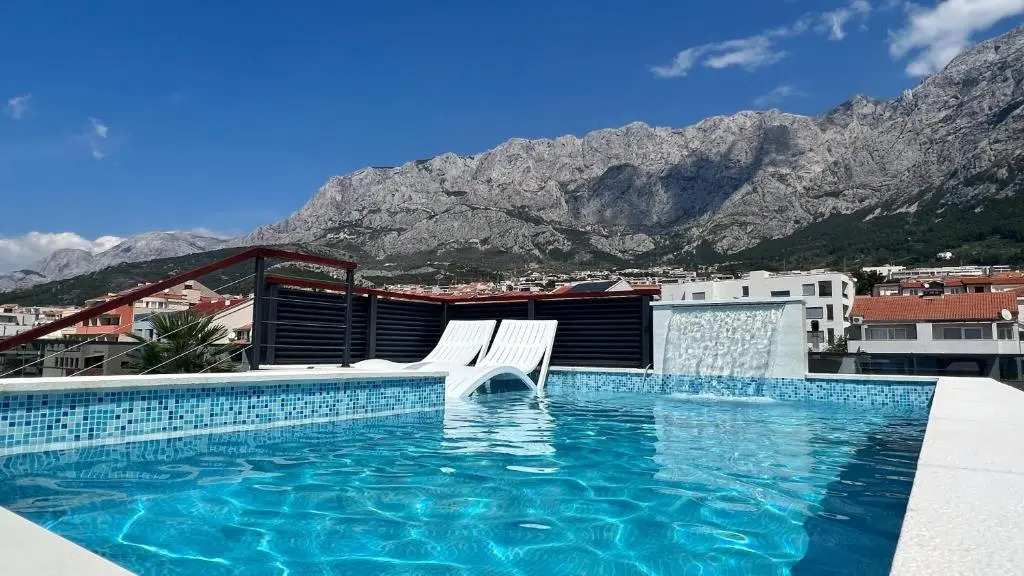 Skypool Suite 77 with private pool