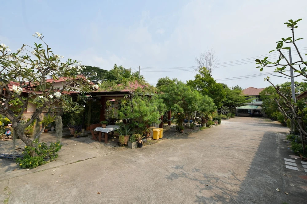 OYO 539 Loft By Busaba