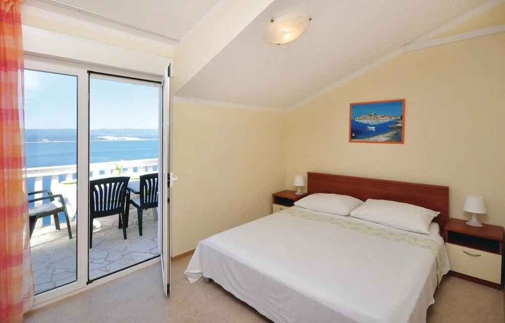 Nice Home in Mimice With Wifi and 2 Bedrooms