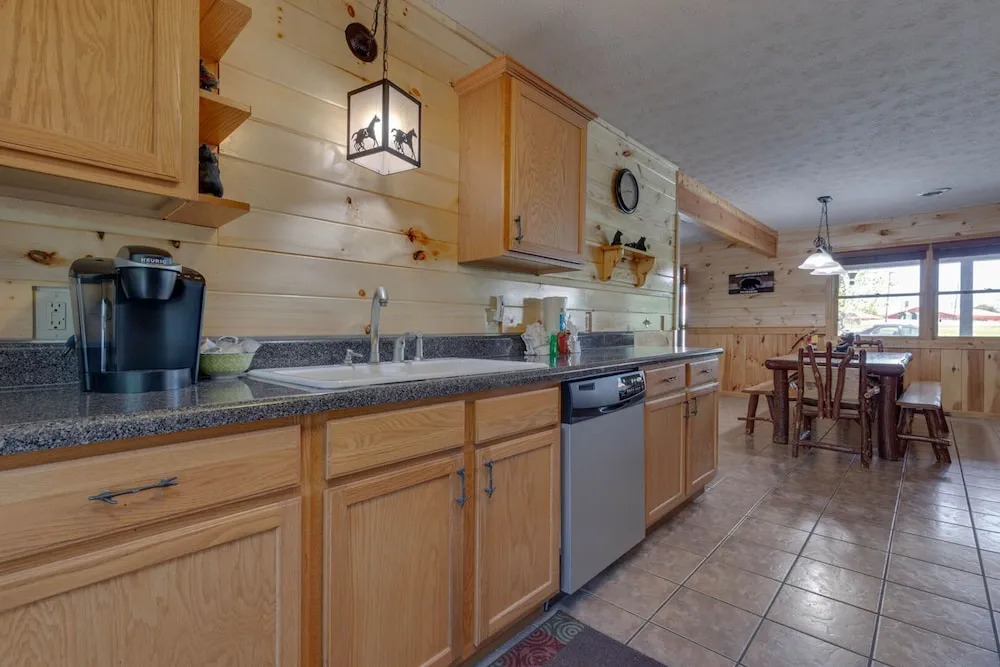 Downtown Getaway by Heritage Cabin Rentals