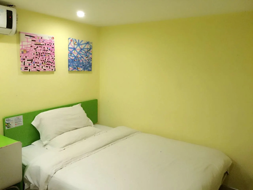 Yimi Hotel Changshou Metro Branch