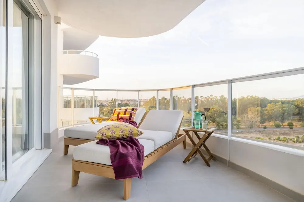 Gran Canet 2BR - Sea Views, Pools & Gym