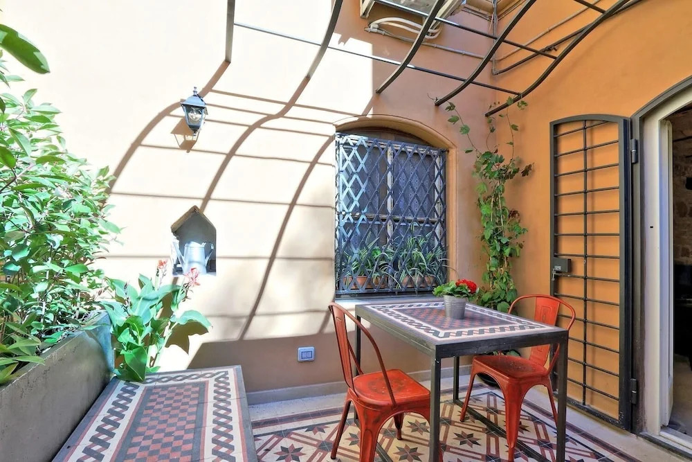 Design Flat for 4 near Colosseum