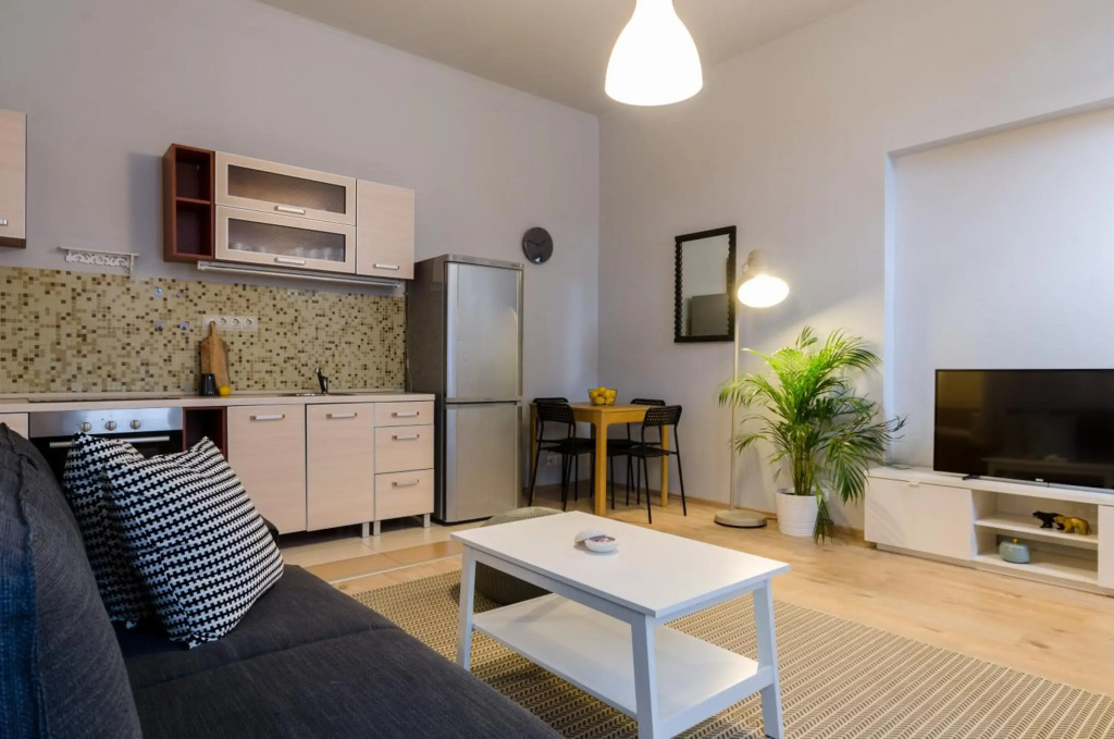 I30 Studio Apartment In Central Location.