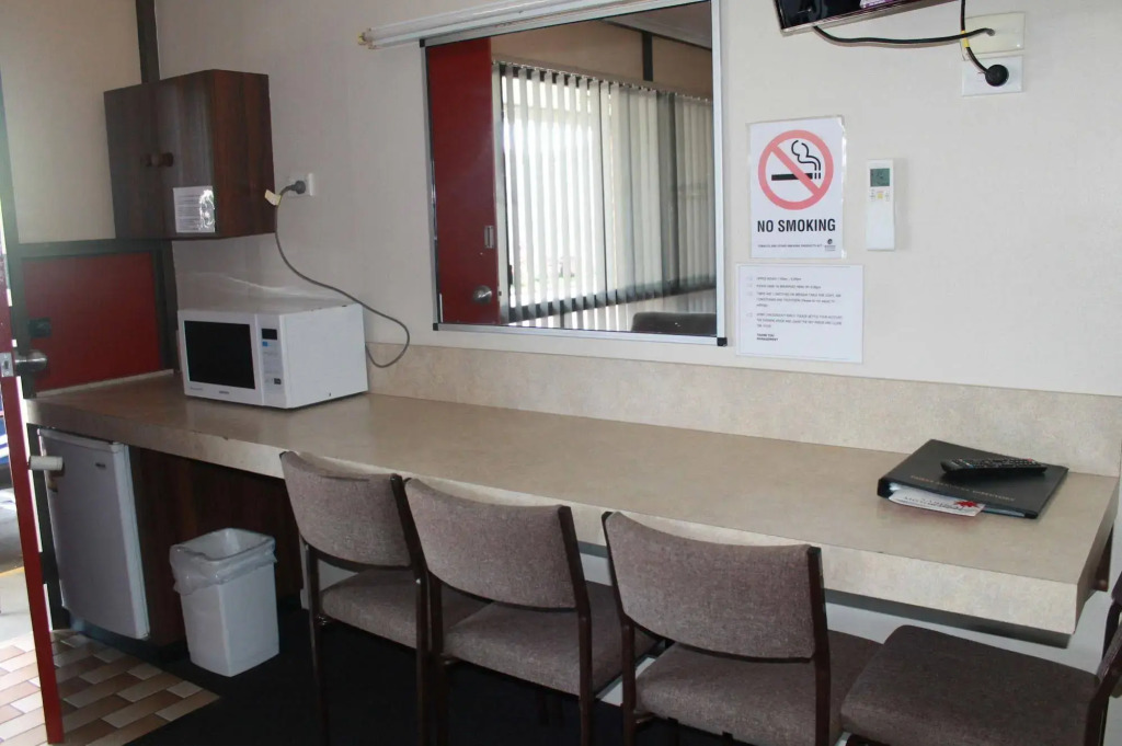 Sarina Motor Inn