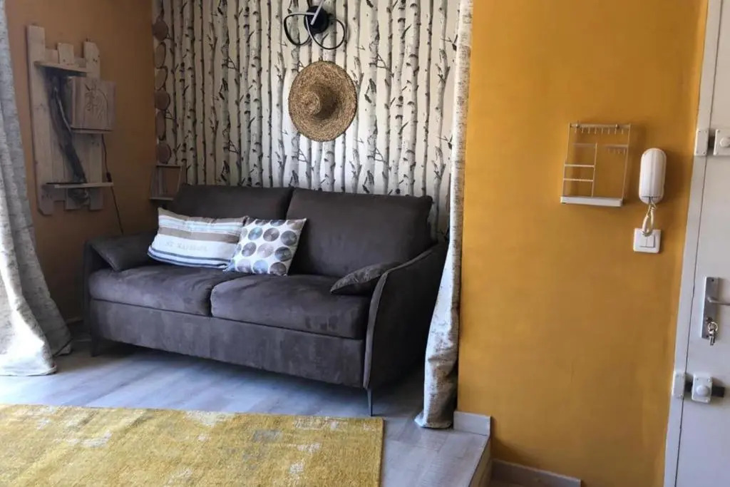 Nice Studio 20 M Near The Place D'albertas!
